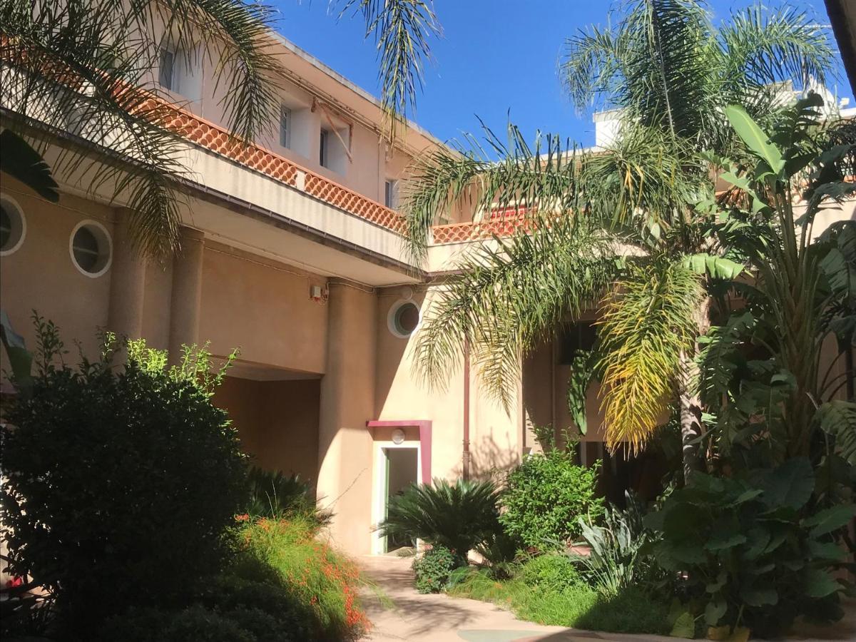 Blue Summer Vibes For 4p, Ac, Parking, Beachfront, Access -5 * La Ciotat